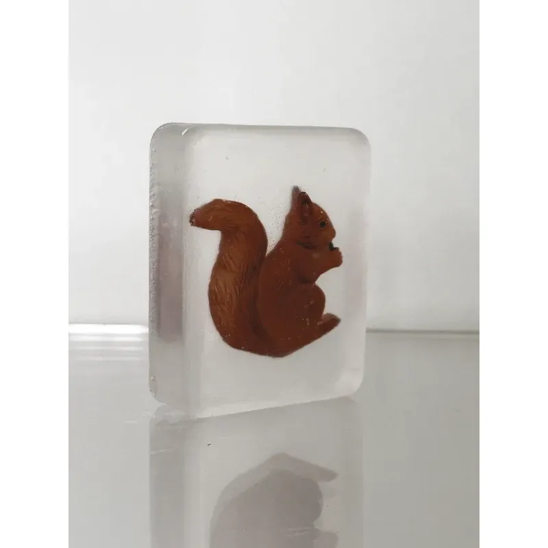 Savon avec figurine - Ecureuil
