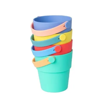 Seaux empilables en silicone