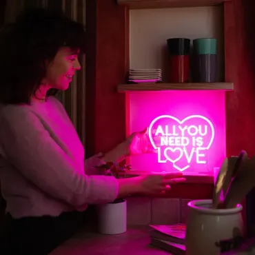 Lampe LED à Effet Néon - All You Need is Love