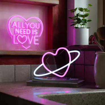 Lampe LED à Effet Néon - All You Need is Love