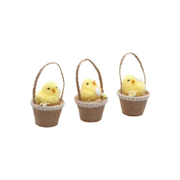 Poussin jaune dans panier...