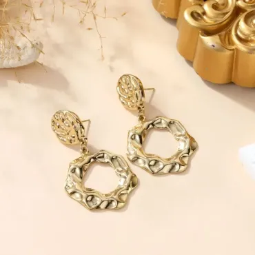 Boucles d'oreilles pendantes Nicolina - Gold